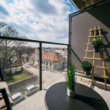 Luxury Apartment W. City Views In Kosice Old Town מראה חיצוני תמונה